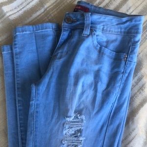 WannaBettaButt? Ripped jeans